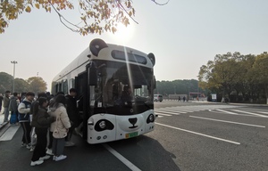 机电学员上课校车